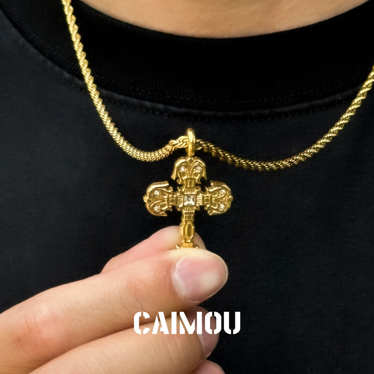 ✝️Textured Cross Necklace