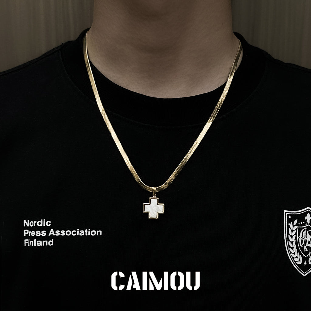 🤍✝️Mother-of-pearl cross clavicle chain