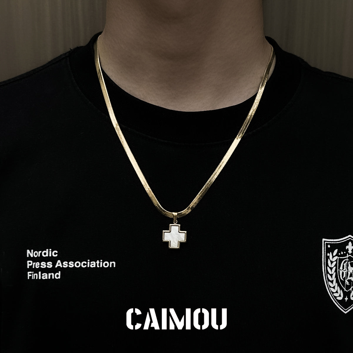 🤍✝️Mother-of-pearl cross clavicle chain