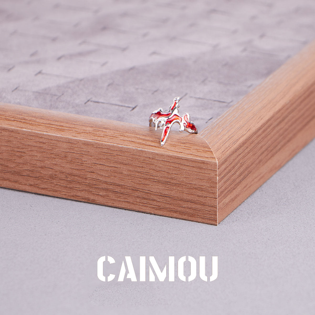 red fluid ring