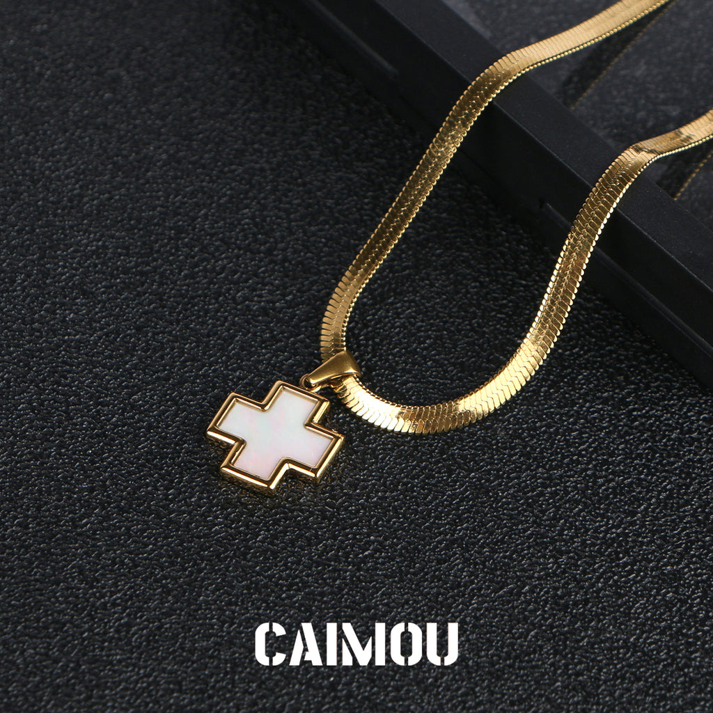 🤍✝️Mother-of-pearl cross clavicle chain