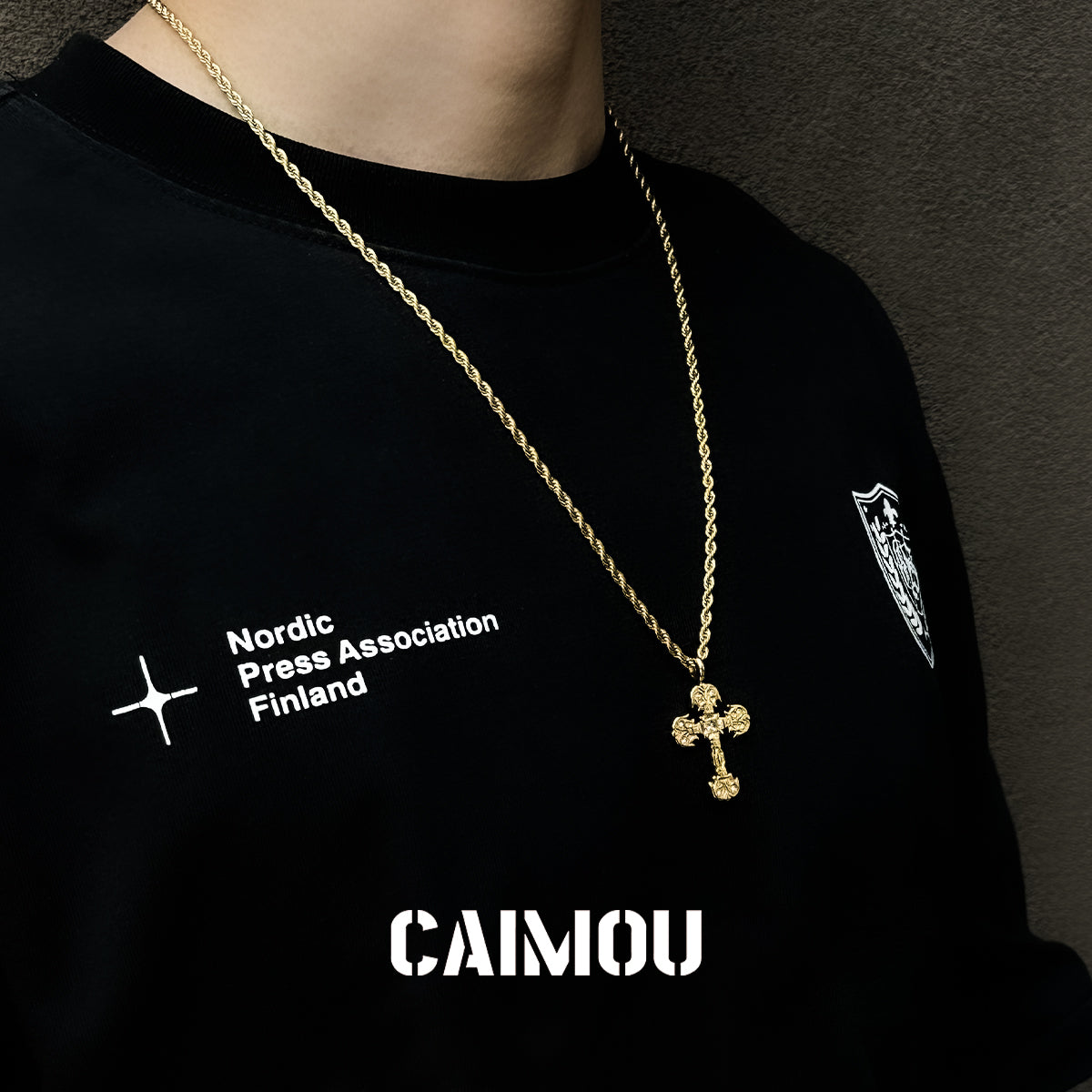 ✝️Textured Cross Necklace