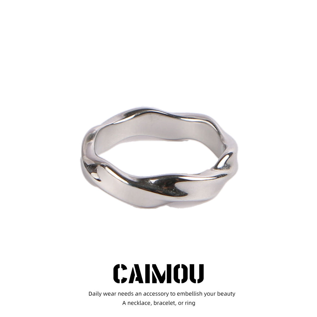 Mobius Twist Ring