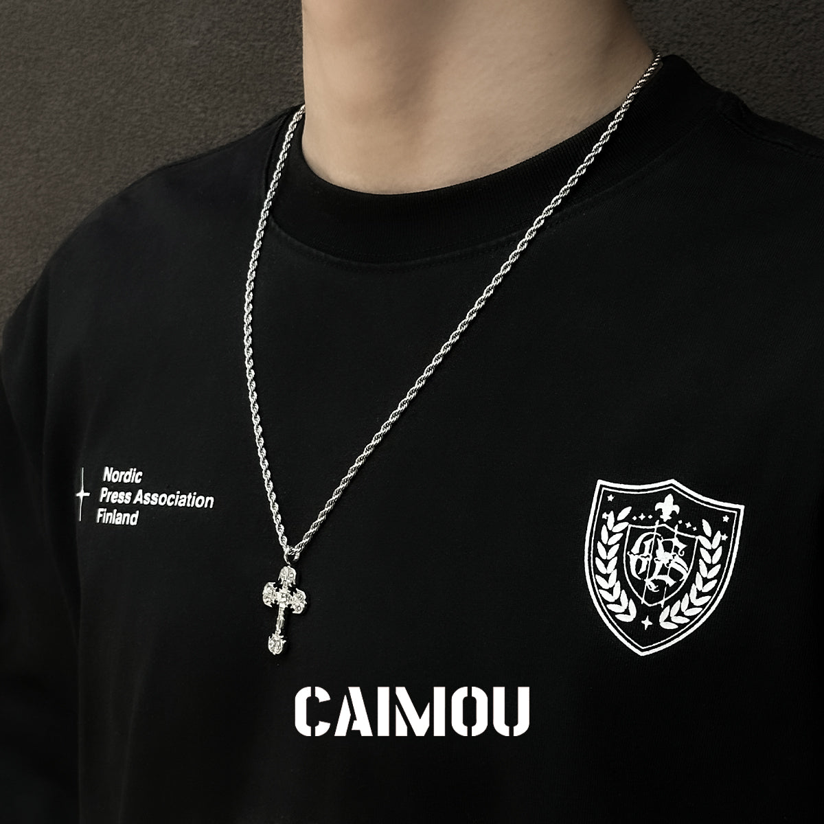 ✝️Textured Cross Necklace