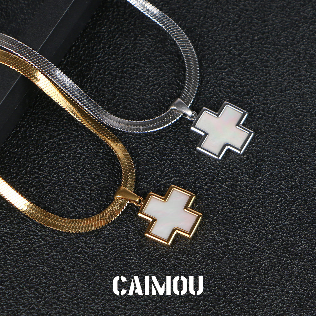 🤍✝️Mother-of-pearl cross clavicle chain