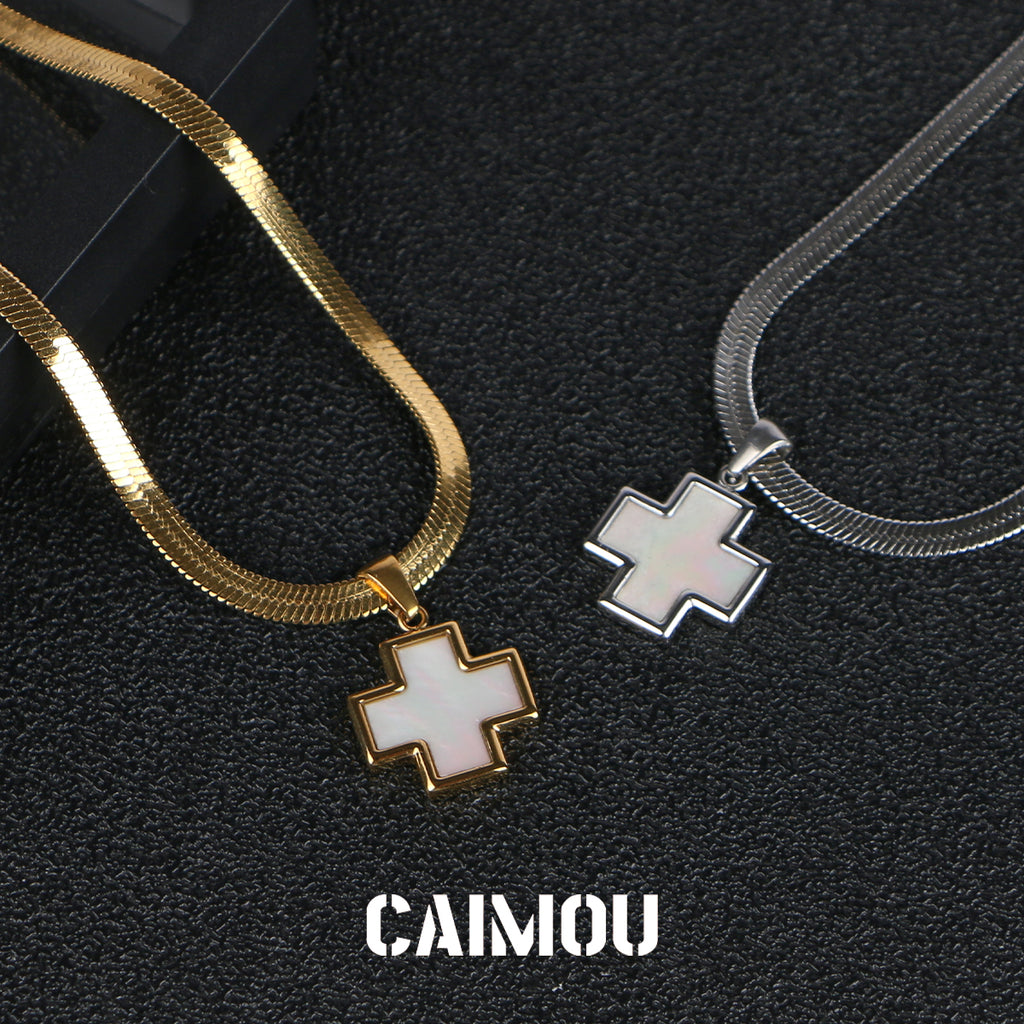 🤍✝️Mother-of-pearl cross clavicle chain