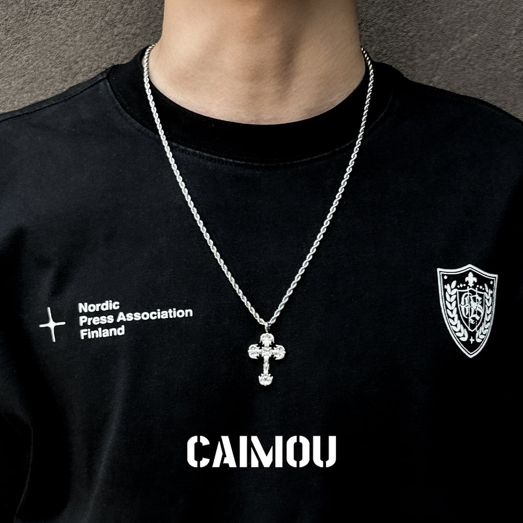 ✝️Textured Cross Necklace