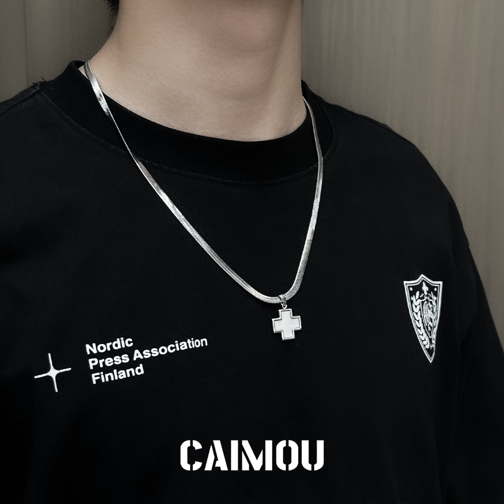 🤍✝️Mother-of-pearl cross clavicle chain