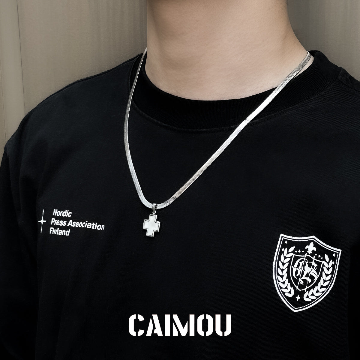 🤍✝️Mother-of-pearl cross clavicle chain