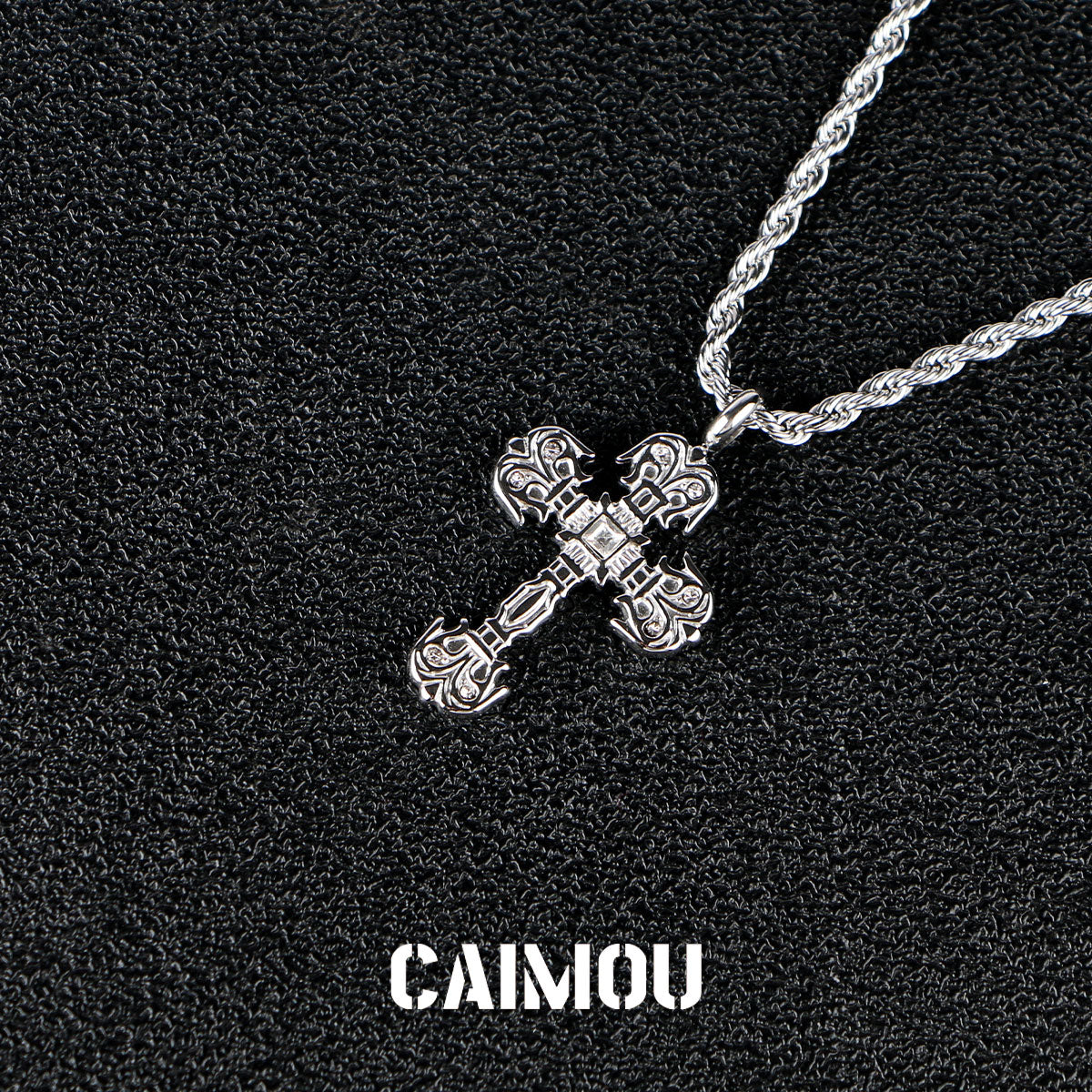 ✝️Textured Cross Necklace
