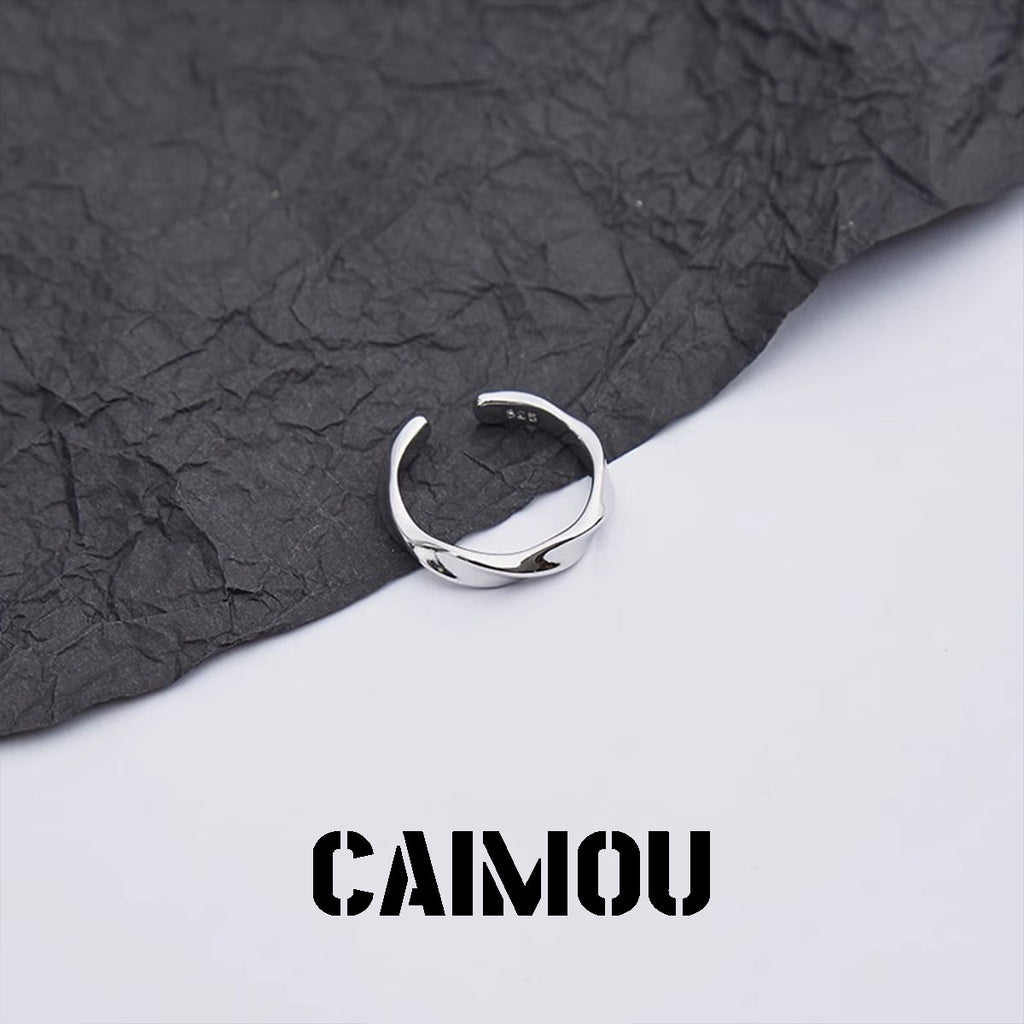 Möbius Ring