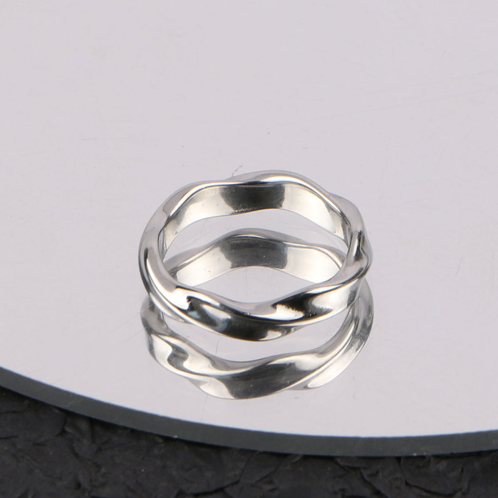Mobius Twist Ring