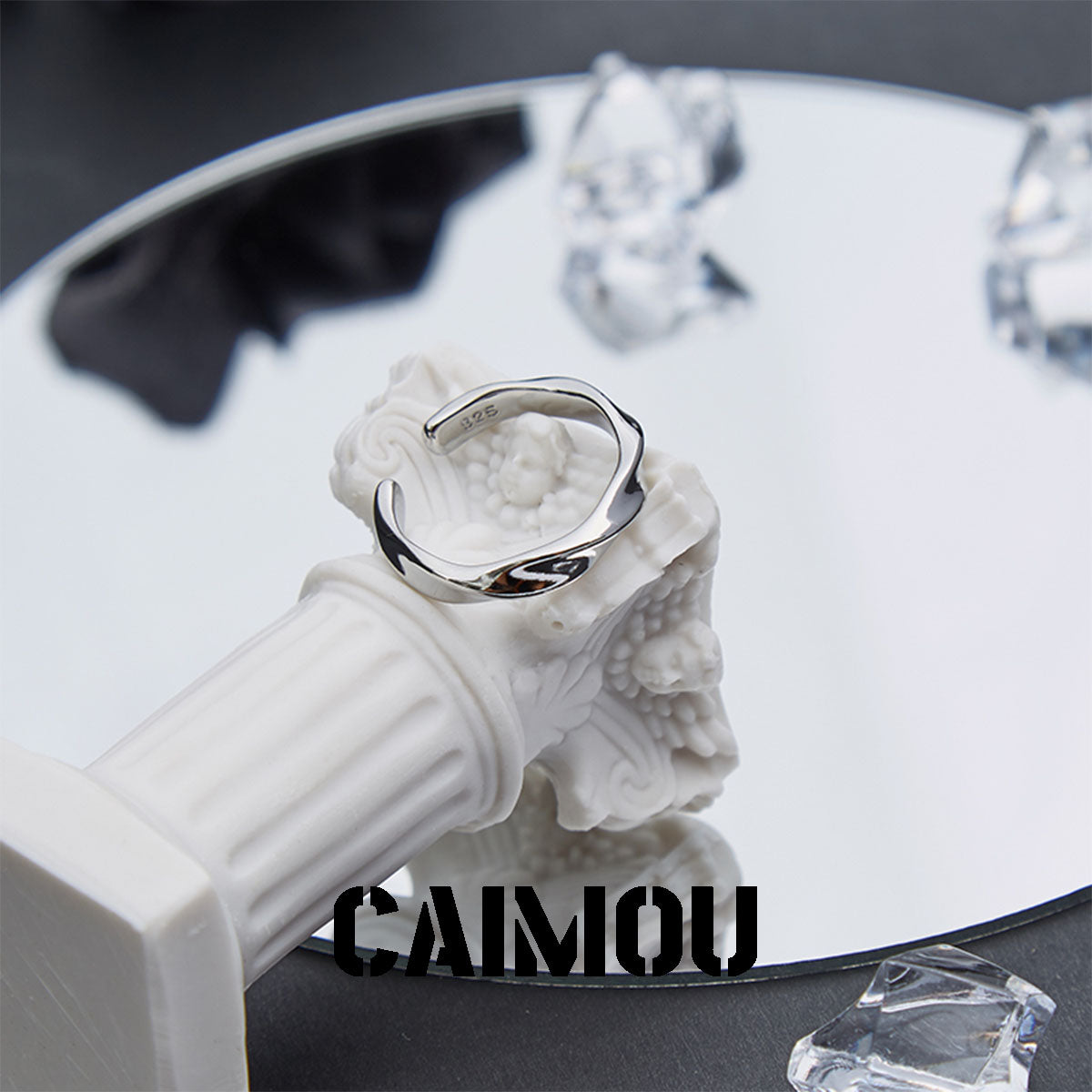 Möbius Ring