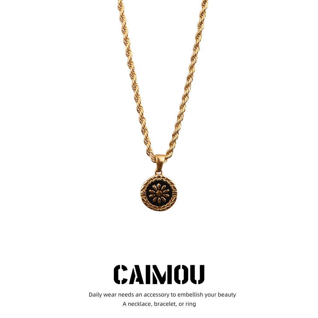 Daisy round pendant necklace