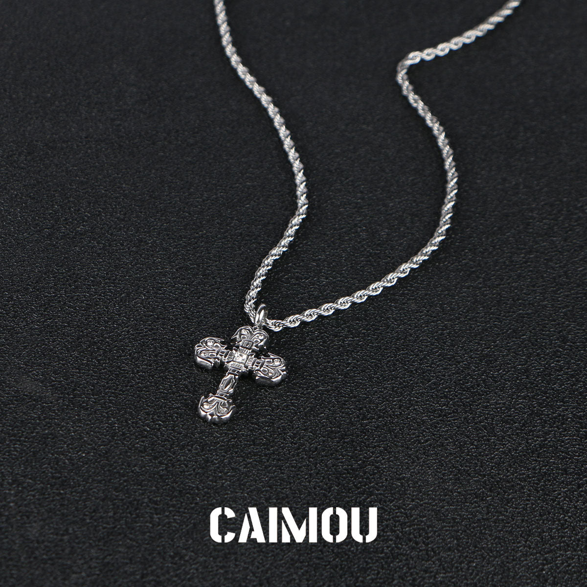 ✝️Textured Cross Necklace