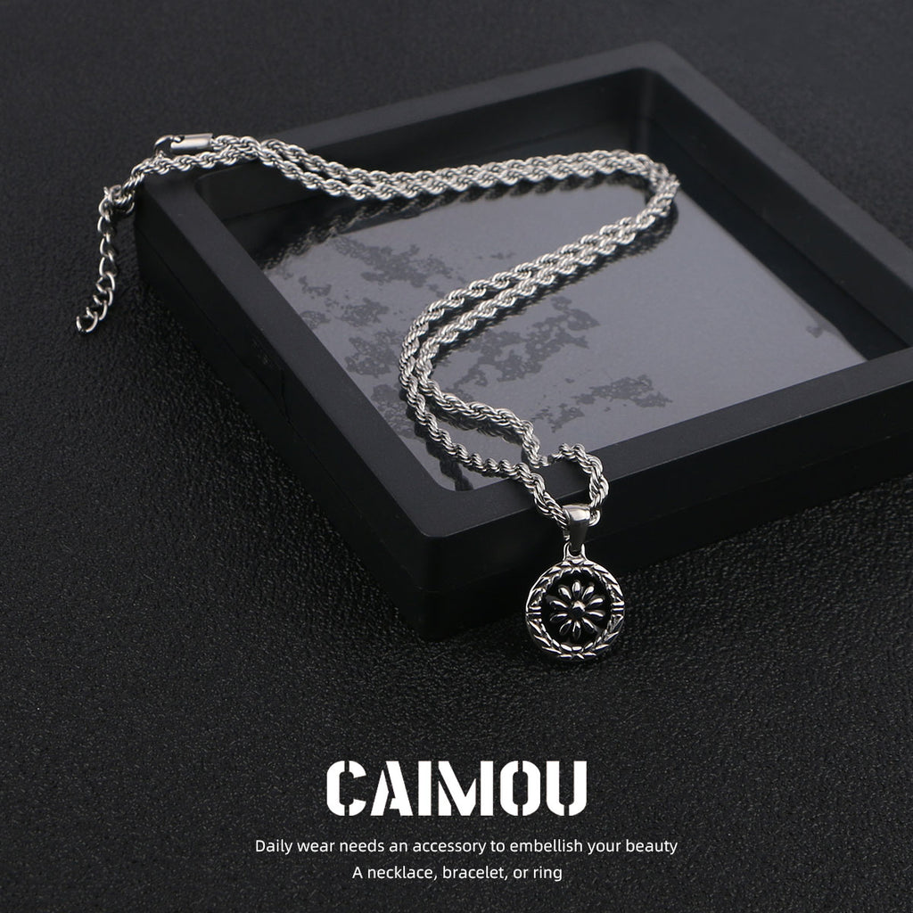 Daisy round pendant necklace
