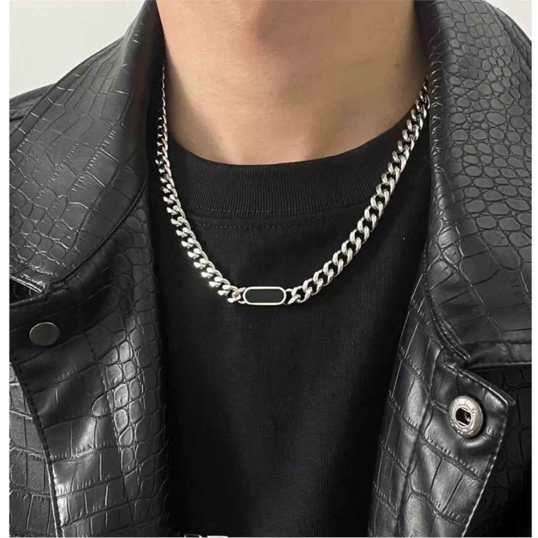 Geometric Black Tag Curb Necklace